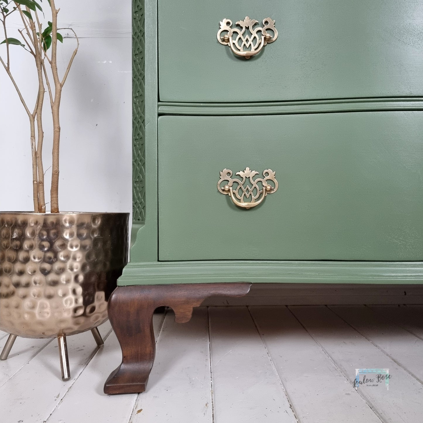 Serpentine Chest of Drawers in Green with Mahogany Drawer Fronts