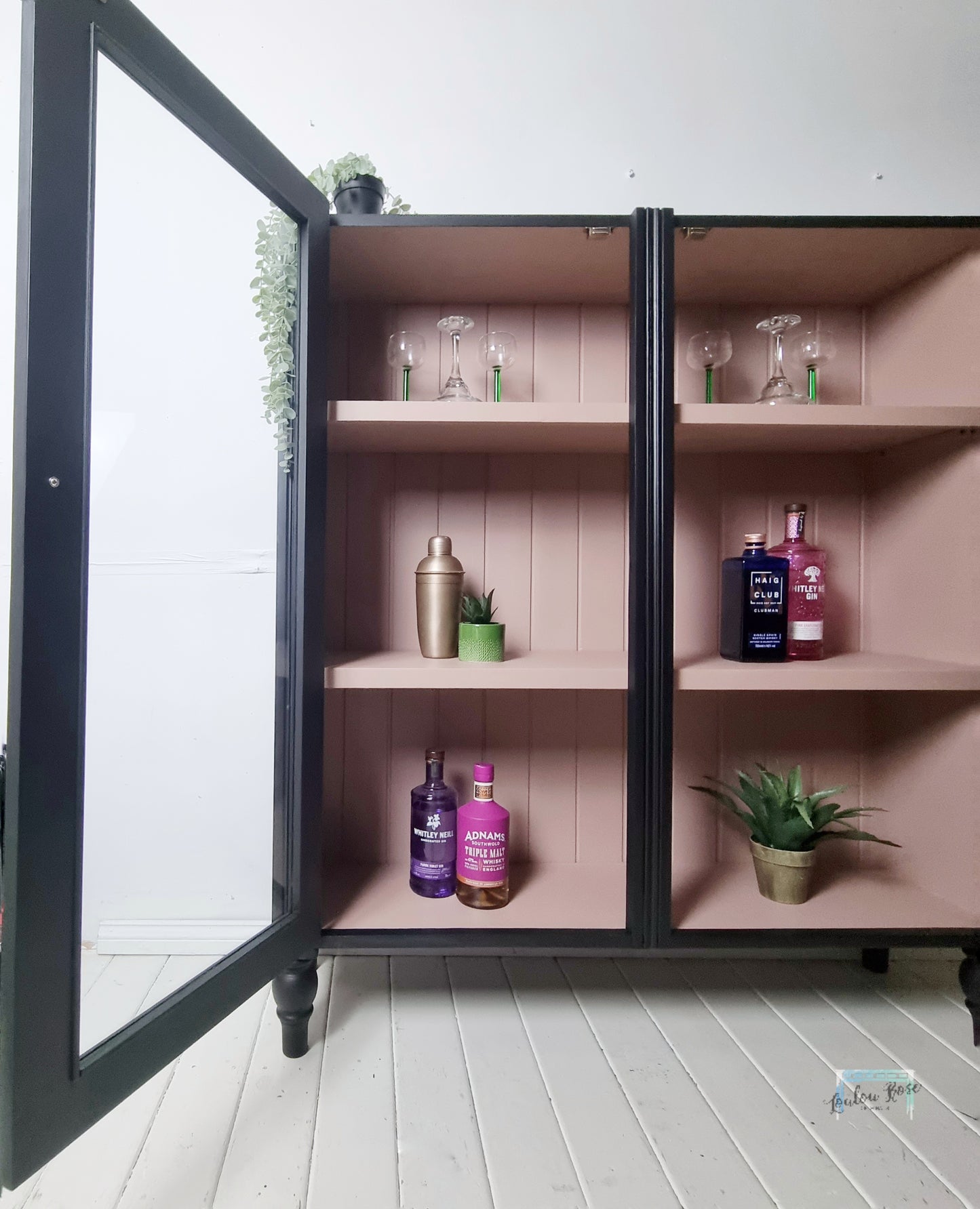 Display Cabinet in Black and Pink, Drinks Cabinet