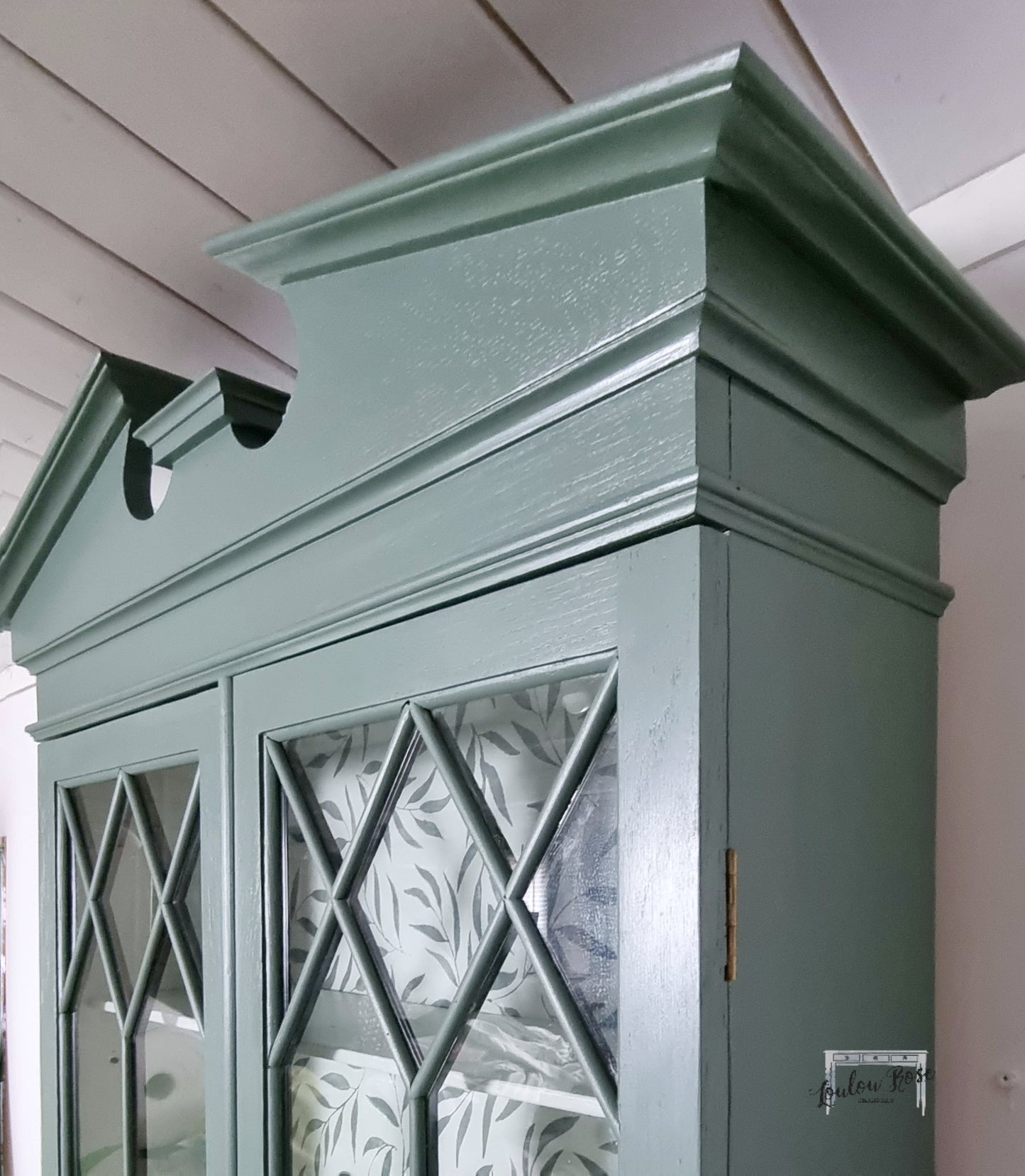 Vintage Dresser Display Cupboard in Green